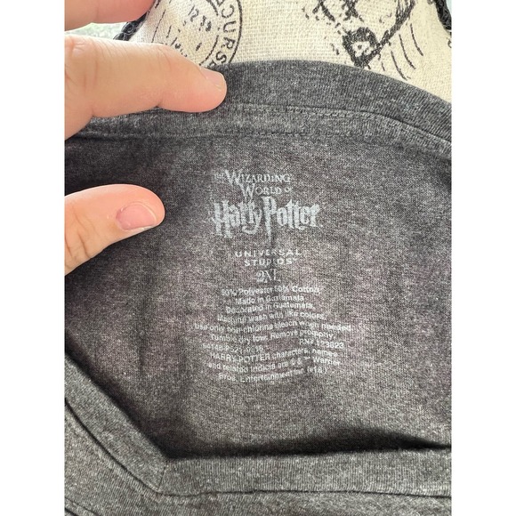 Universal Studios Wizarding world Harry Potter Hogwarts Houses V-neck t-shirt - Picture 3 of 6